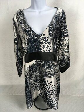 Midnight Velvet Top Size 2X Black White V neck 3/4 Sleeves Tie Back at Waist